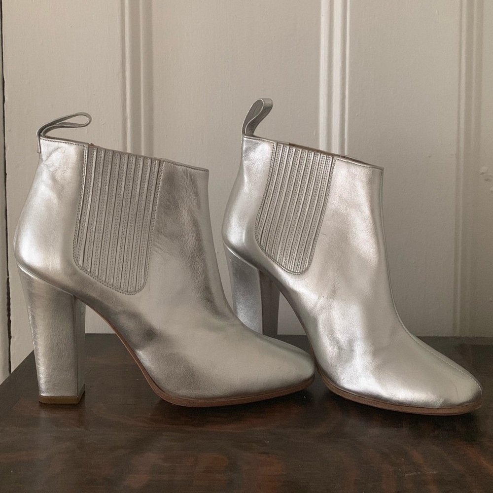 NEW Marc by Marc Jacobs silver Chelsea boots 38